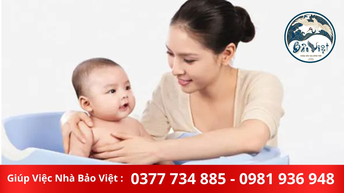 Người chăm em bé Quận 4