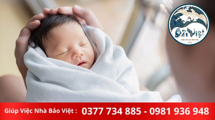 Người chăm em bé Tân Bình. 