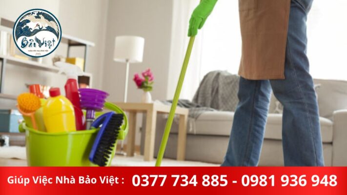 Người giúp việc gia đình.